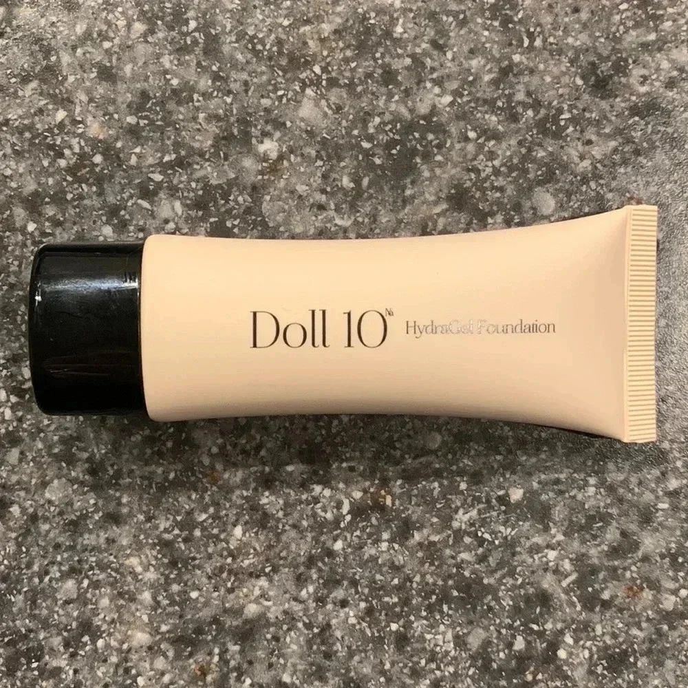 Doll 10 hydraGel foundation in deep